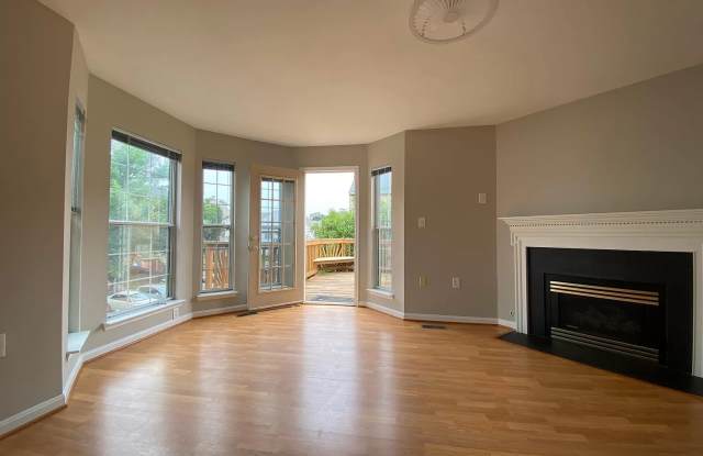 13120 Englishwood Ln - 13120 Englishwood Lane, Fair Lakes, VA 22033