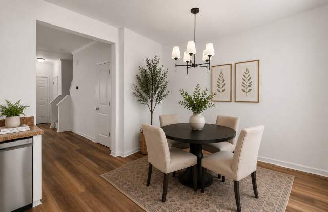 Charming & Freshly Updated 3BR Townhome in Shearon Farms! Gallery 3