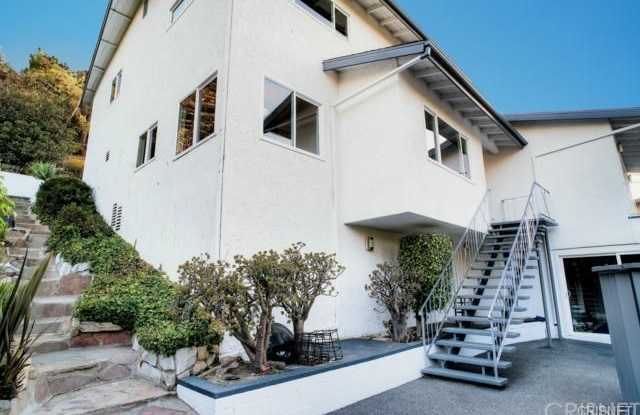 3463 Woodcliff Road Gallery 2