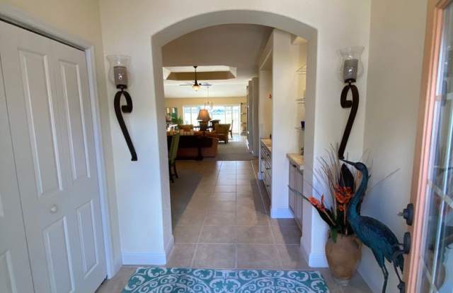 Exquisite Upscale - Turnkey, 3 bed + 2 1/2 Bath + Office ANNUAL LEASE on a Golf Course in The Village of Winifred Gallery 4
