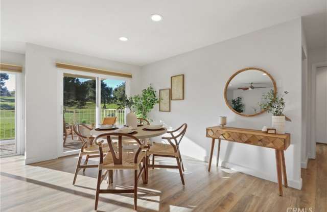 2389 Via Mariposa W Gallery 3