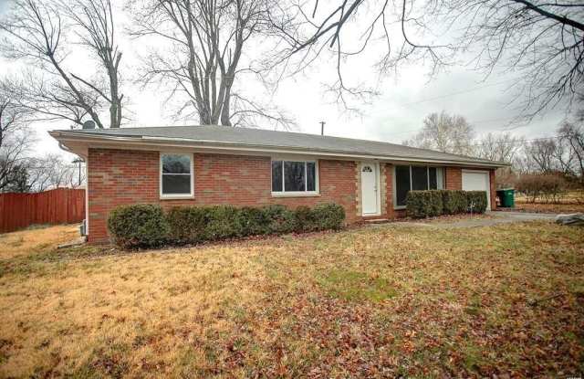 9 HAZELWOOD Drive - 9 Hazelwood Drive, St. Clair County, IL 62232