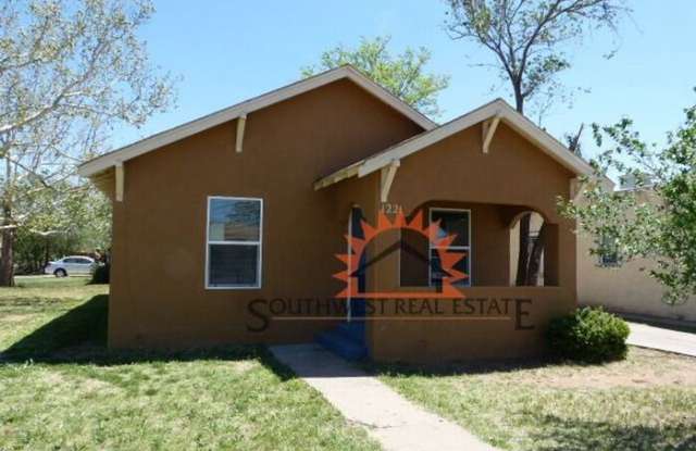 1221 Axtell Street - 1221 Axtell Street, Clovis, NM 88101