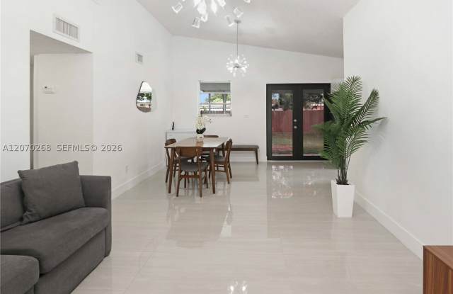 50 NW 68th Ct Gallery 4