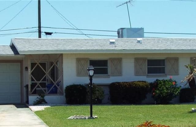 1204 N PEBBLE BEACH BOULEVARD - 1204 North Pebble Beach Boulevard, Sun City Center, FL 33573
