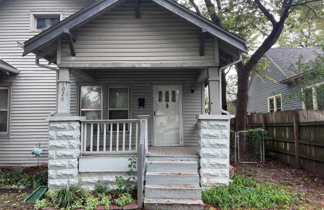 Gorgeous 2 bedroom, 1.5 bath home in Riverside Gallery 1
