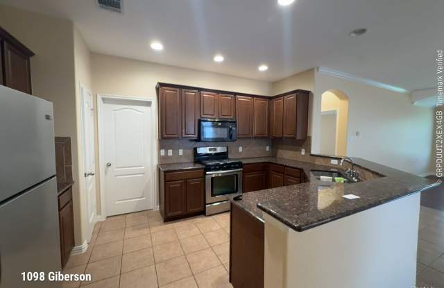 1098 Giberson Wy Gallery 2