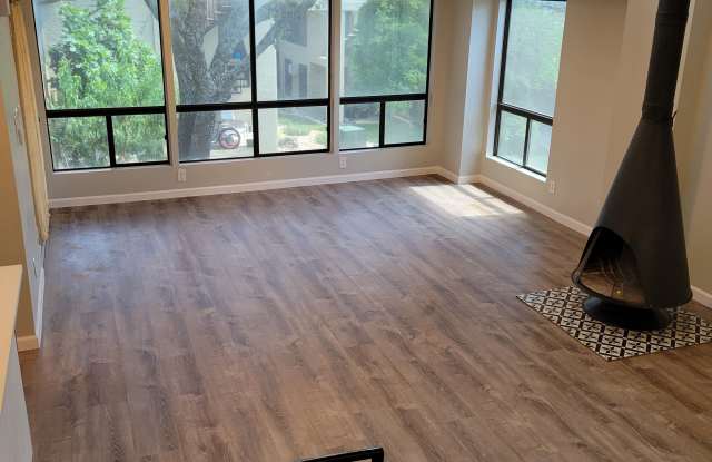 5916 Lago Vista Way - 5916 Lago Vista Way, Lago Vista, TX 78645