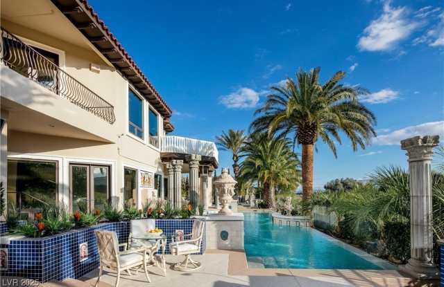 8801 Palm Greens Court Gallery 2