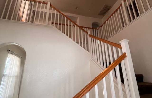 Available right away!  5 Bedrooms and 4 full Bathrooms Gallery 3