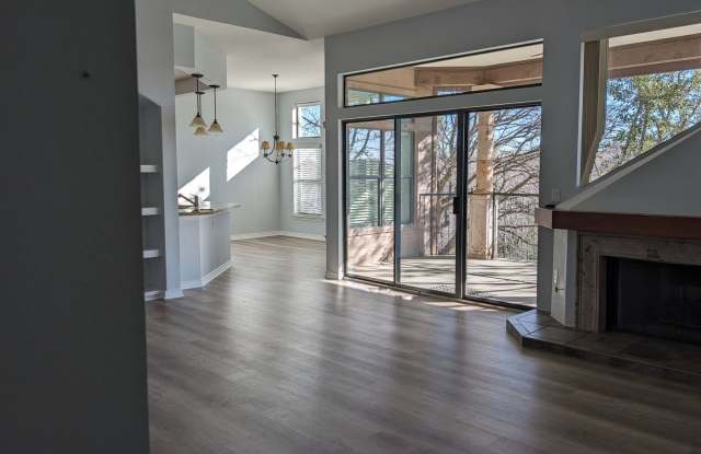 Village Park at San Gabriel Condominium - 300 San Gabriel Village Boulevard, Georgetown, TX 78626