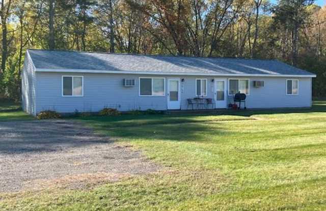RANCH STYLE 2 BEDROOM DUPLEX FOR LEASE - 9031 Cedar Lake Road, Livingston County, MI 48169