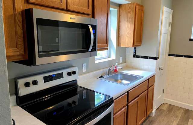 8925 Whitstone Court Gallery 3