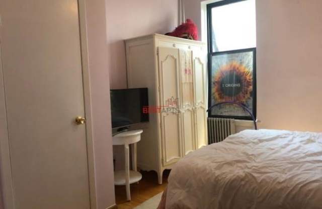 438 E 75 Gallery 3