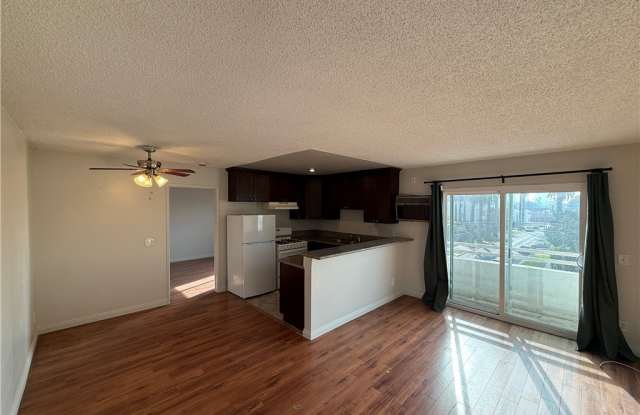 400 N Hobart Boulevard photos photos
