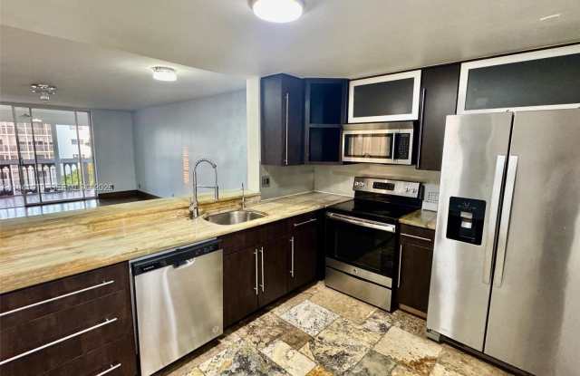 900 NE 12th Ave photos photos