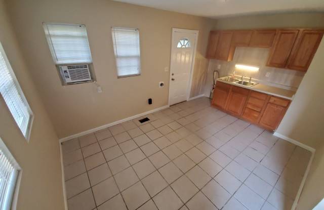4692 Curundu Avenue Gallery 4