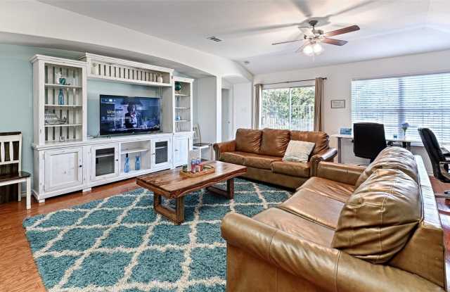 5801 Pinebrook Drive Gallery 2
