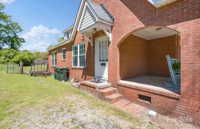 Exclusively Offered by Muse Realty LLC photos photos