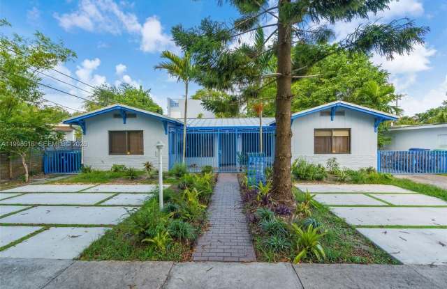 3225 SW 58th Ave photos photos