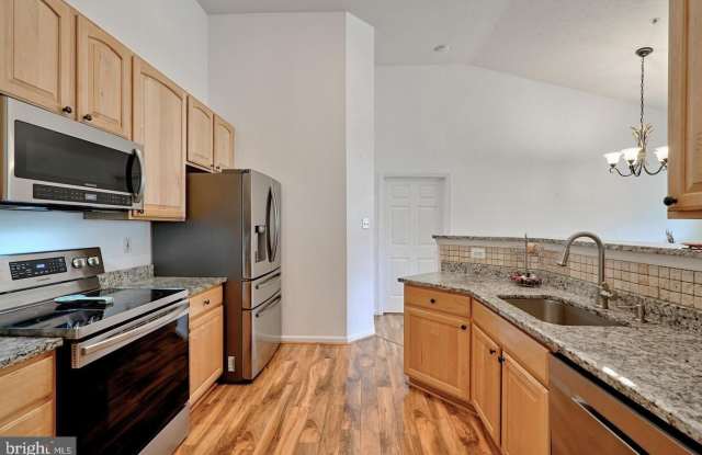 3023 HUNTING RIDGE DR #3023 Gallery 2