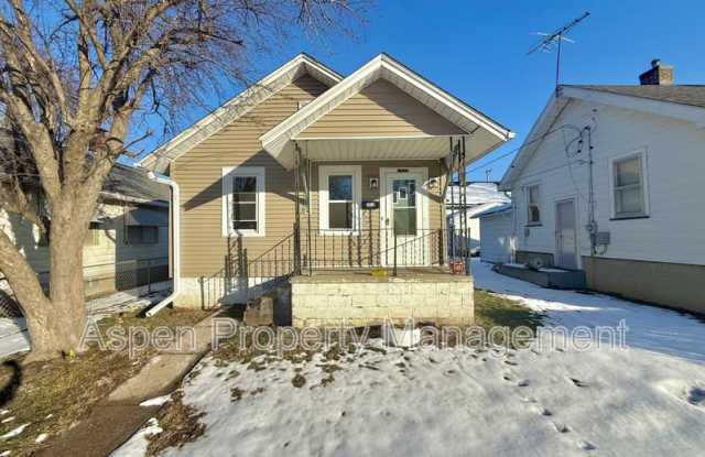 1510 South 10th Street - 1510 South 10th Street, Burlington, IA 52601