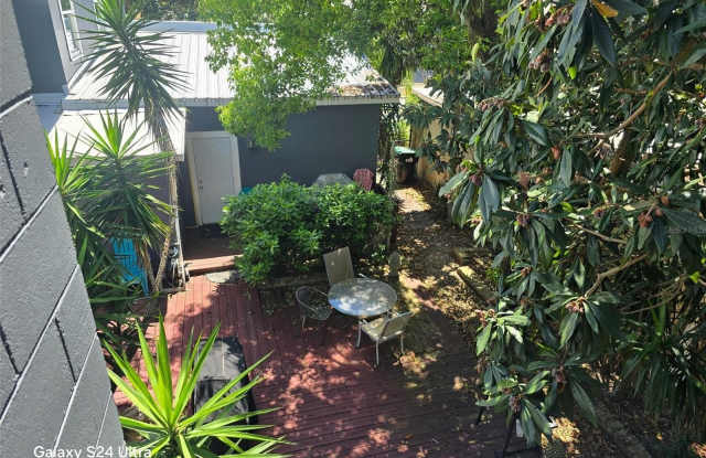 7306 EARLWOOD Avenue Gallery 2
