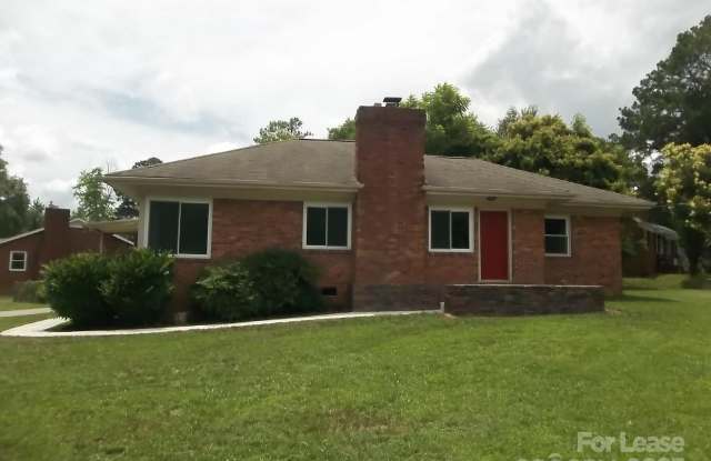 4400 Longwood Drive - 4400 Longwood Drive, Charlotte, NC 28209
