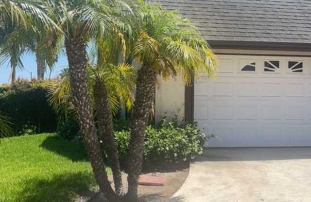 Available Now….large 4 bedroom in Vista, with bonus sunroom photos photos