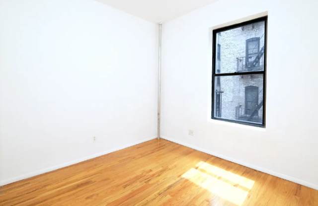 255 Bleecker St Gallery 2