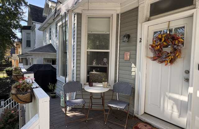 2924 North Talman Avenue Gallery 1
