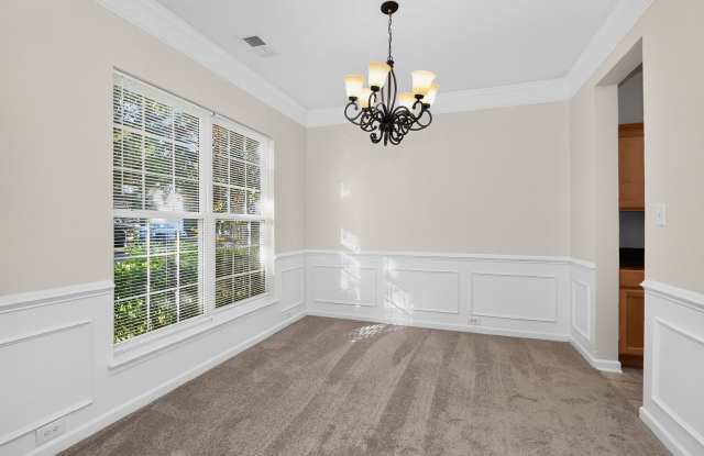 Beautiful Four Bedroom in Crismark Community! Gallery 3