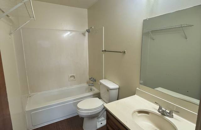 Beautiful and spacious townhome with cathedral ceilings. Ready for you to make it home. Gallery 4
