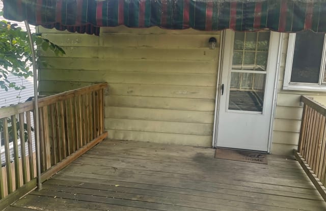 221 5th Street - 2 photos photos