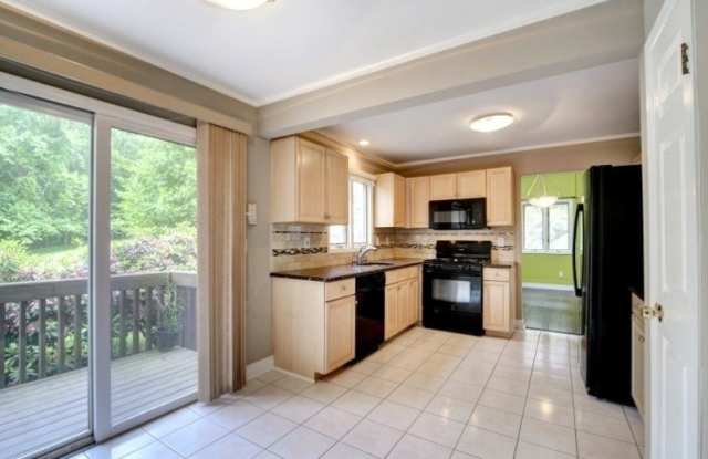 34 Fowler Dr Gallery 3