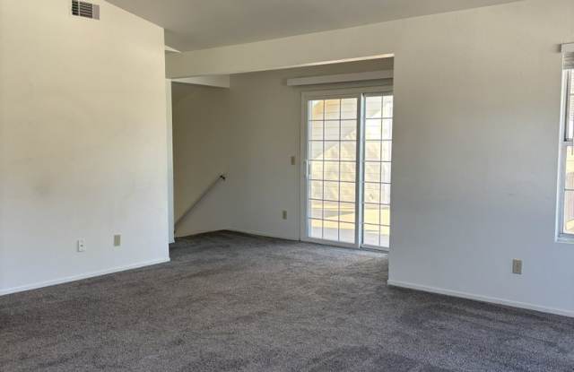2 Bedroom/1.5 Bathroom Available Now in Private Community! Gallery 4