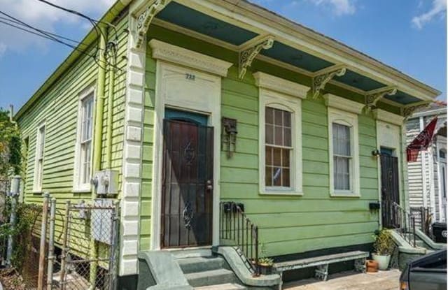 724 LESSEPS Street - 724 Lesseps Street, New Orleans, LA 70117