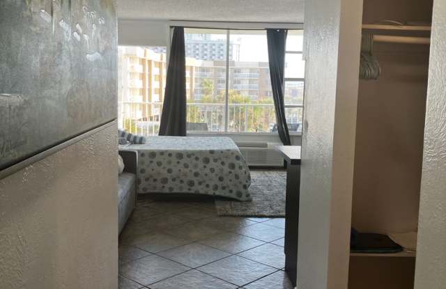 Furnished Beachside Studio Apartment Gallery 4
