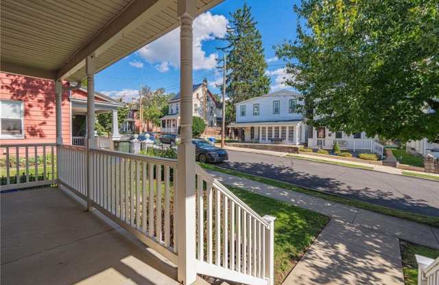 1427 Chelsea Avenue Gallery 2