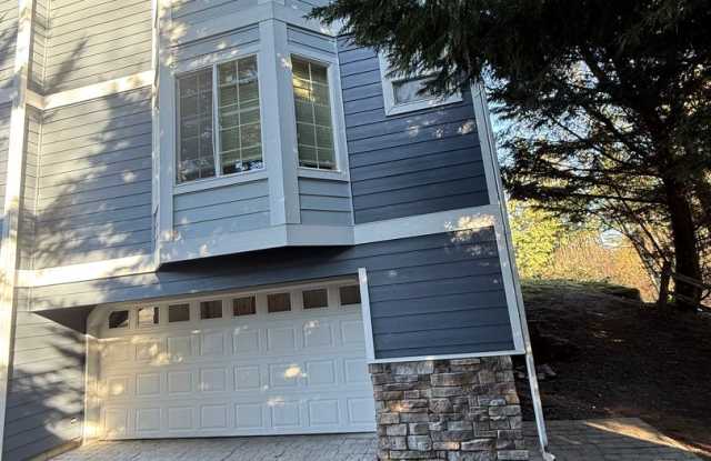 End-Unit Shadow Creek Townhome; 3 bedroom ,2.5 bath photos photos