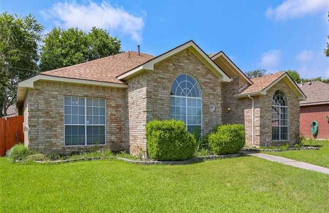 2207 Summit Drive Gallery 2