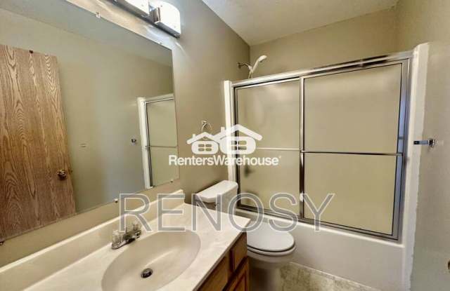 5924 Sutton Place photos photos
