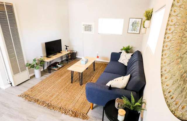 219 Girard Boulevard Southeast photos photos