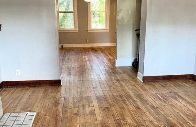 Newly Remodeled 3 or 4 Bedroom in Swissvale- Very Spacious with Refinished Original Hardwood Floors! Gallery 2