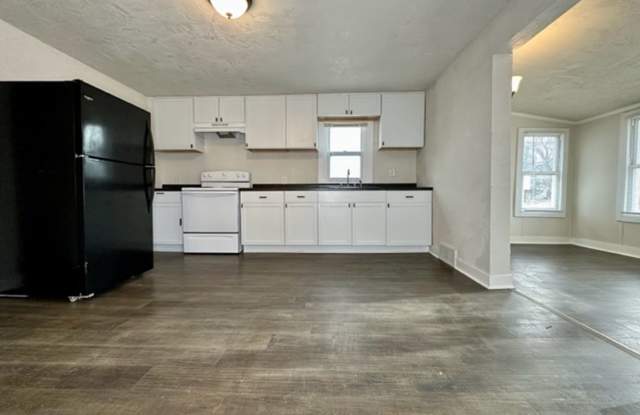 Charming 2 Bedroom 1 Bath Single Family Home! photos photos