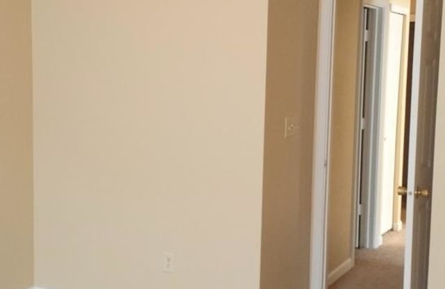 5908 Lakeside Manor Ave. Gallery 4