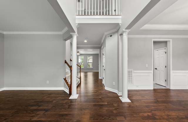 1004 Crinoline Lane Gallery 3