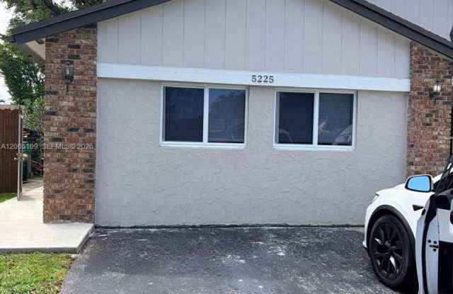 5225 SW 116th Ave photos photos