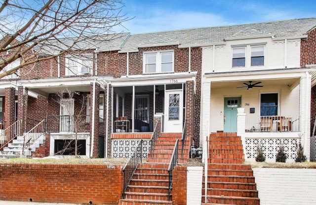 Charming 2 BD + 1 FB brick row house ready to welcome you home! photos photos