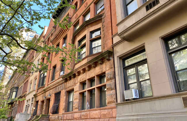 32 West 71st Street Gallery 4